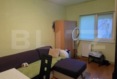 Apartament cu 3 camere decomandat în Soarelui