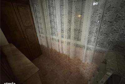 Apartament cu 2 camere decomandat în Baza 3 - 8