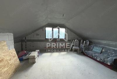 Casă cu 5 camere cu Teren 1800 Mp în Stremț - 8