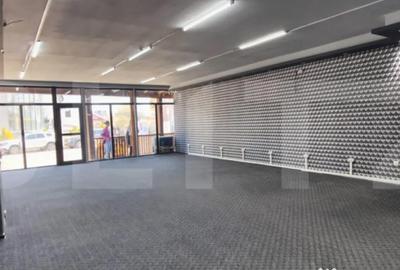 Spațiu comercial, de 100 mp, în Central - 7