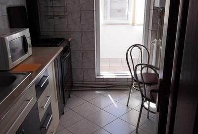 Apartament cu 3 camere - zona centru - Tg Cucu - 2