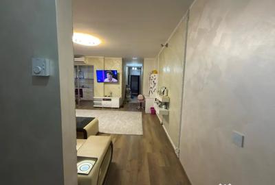 Apartament cu 3 camere semidecomandat în 9 Mai - 1