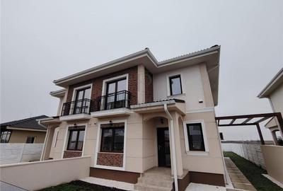 Duplex cu 5 camere cu Canalizare în Moșnița Nouă - 1
