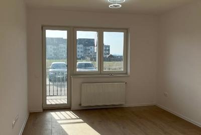 Apartament cu 3 camere decomandat în Tractorul - 5