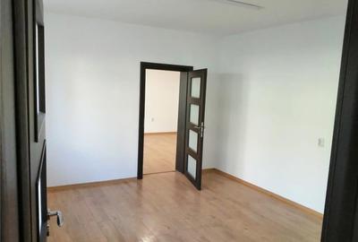 Casă cu 4 camere cu Teren 240 Mp în Democrației - 10