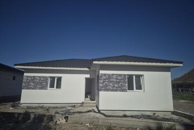 Casă cu 4 camere în Lazuri - 5