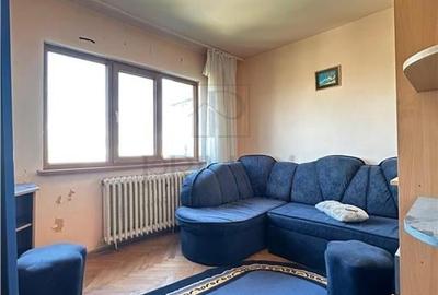 SEMICENTRAL - 3 Camere - Decomandat - Clima