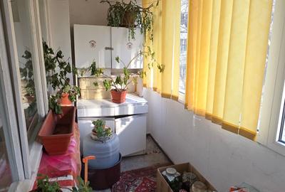 Apartament cu 3 camere semidecomandat, mobilat în Colentina - 11