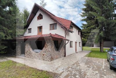 Vila de poveste din Valea Avrigului de vanzare