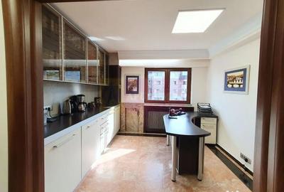 Apartament cu 3 camere decomandat în Central - 8