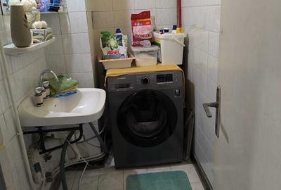 Apartament cu 4 camere semidecomandat în Micro 4 - 4