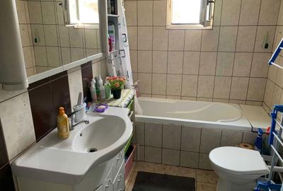 Casă cu 4 camere cu Teren 800 Mp în Central - 3