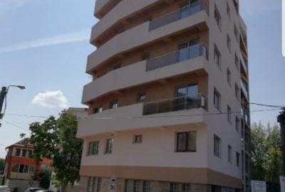 Apartament cu 3 camere decomandat în Dristor