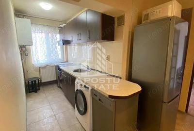 Apartament cu 3 camere semidecomandat în Dacia