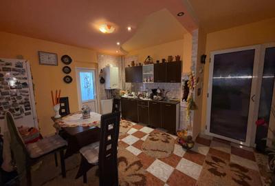 Apartament  2 camere, decomandat, etaj 1, zona Liceul de Muzica Apartament  2 camere, decomandat, etaj 1, zona Liceul de Muzica - 6