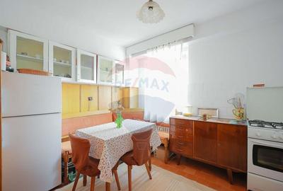De vanzare Apartament 4 camere decomandat ultrac... - 1
