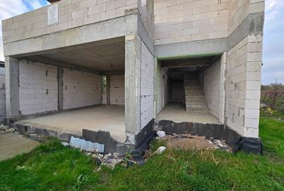 Casa la rosu + acoperis complet - 3