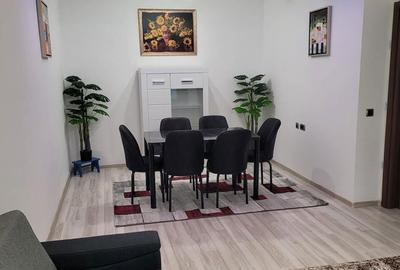 Apartament cu 2 camere decomandat în Tractorul