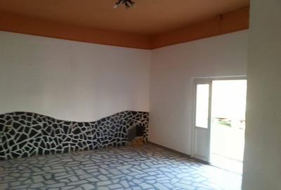 Casă individuală cu 5 camere cu Teren 1000 Mp în Uivar - 3