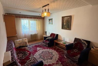 Apartament cu 3 camere decomandat în Păcurari