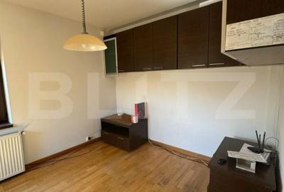 Casă cu 6 camere cu Teren 1654 Mp în Aninoasa - 1