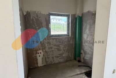 Duplex cu 5 camere cu Canalizare în Chinteni - 13