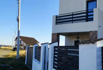 Casă cu 4 camere cu Teren 260 Mp în Central - 1