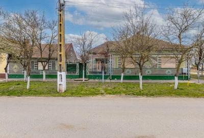 Casă cu 4 camere cu Teren 760 Mp în Pilu - 1