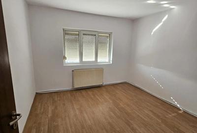 Apartament cu 3 camere decomandat în Central - 6