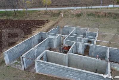 Teren de 2600 mp, în Central - 10