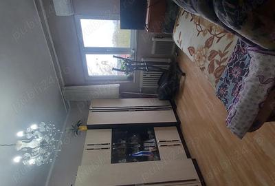 Apartament 3 camere et. 4 46mp zona 22 decembrie - 9