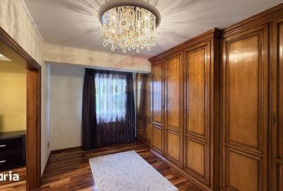 Apartament cu 3 camere în Central - 1