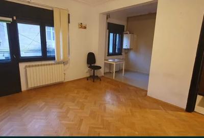 Dorobanti,et.1/2,Amenajat,centrala,2 balcoane,2 bai,boxa la subsol,Liber