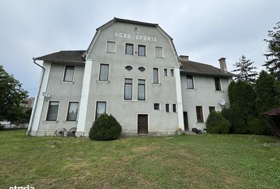 Casă cu 4 camere în Central - 1