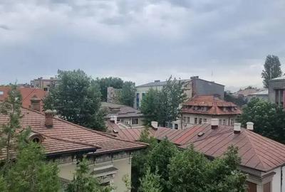 Apartament cu 5 camere semidecomandat, mobilat în Central - 12