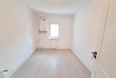 Apartament cu 2 camere semidecomandat în 9 Mai - 3