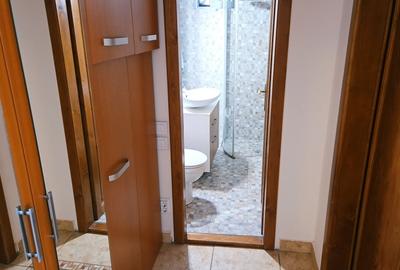 Apartament cu 3 camere semidecomandat, mobilat în Micro 17 - 16