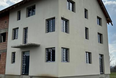 Casă cu 4 camere în Șimian - 7