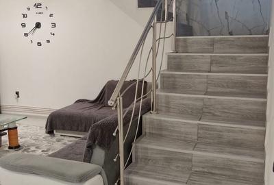 Casă cu 4 camere în Central