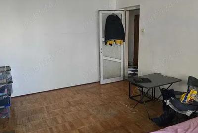 Vanzare apartament 3 camere Blv Basarabia - 2