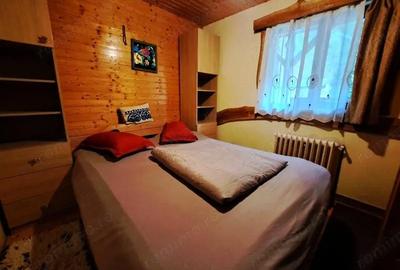 Casă cu 6 camere cu Teren 1500 Mp în Vale