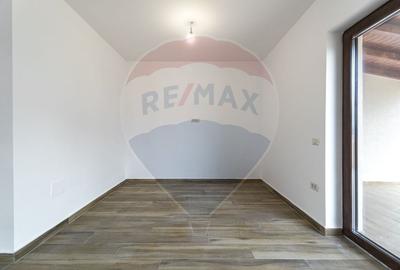 Casă cu 4 camere cu Teren 252 Mp în Tărlungeni - 21