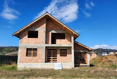 Casă individuală cu 5 camere cu Canalizare în Sânpetru - 3