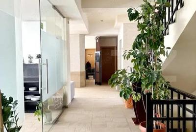 Spațiu comercial, de 1,209 mp, în Central - 4