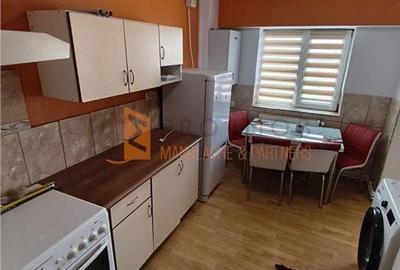 Apartament cu 2 camere decomandat, mobilat în Micro 3 - 5