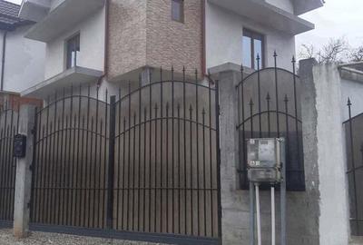 Vand villa centrala in Slatina P+1+M - 1