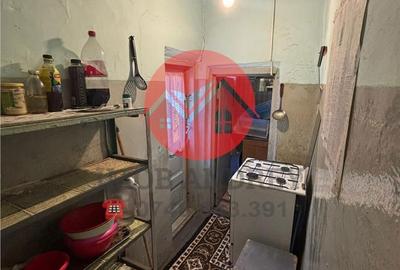 Casă cu 3 camere decomandat cu Teren 355 Mp în Central - 2
