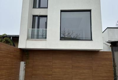 Apartament duplex , parcare . - 2