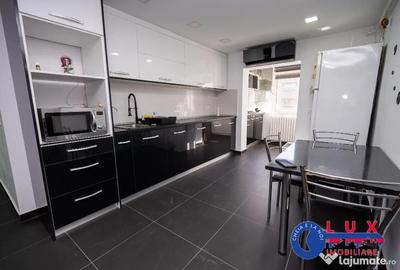 Apartament cu 3 camere decomandat în C5 - 1