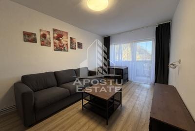 Apartament 4 camere , zona complex , centrala proprie - 1